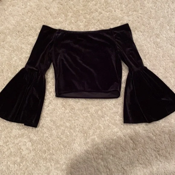 Black Velvet Crop Top - Picture 2 of 3